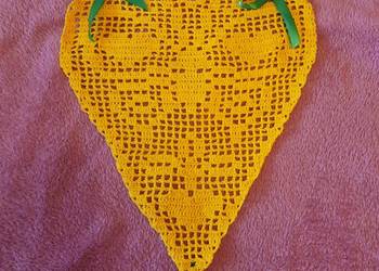 Żółty motylek dekoracyjny