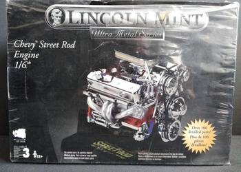 Model silnika Chevy Street Rod 1:6 Ultra Metal Series