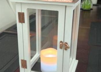Przepiękny lampion biało-złoty wys 48 cm ze świecą led zmieniającą kolory
