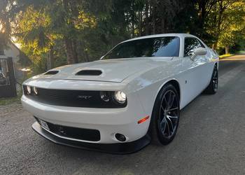 Dodge Challenger 6,4