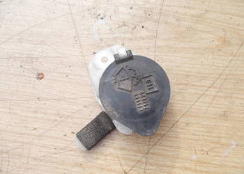 Rav4 III 07r wlew rura korek zbiorniczka spryskiwaczy