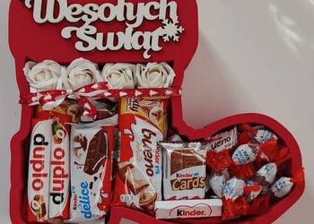 Pinobox w kształcie świątecznego buta zestaw Kinder z różami mydlanymi