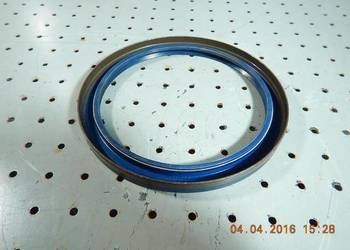 PIERŚCIEŃ USZCZELNIAJĄCY MERCEDES A0139979447 NOWY