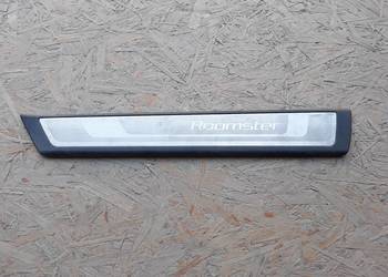 SKODA ROOMSTER OSŁONA NAKŁADKA PROGU PRAWA PRZÓD KDA770003