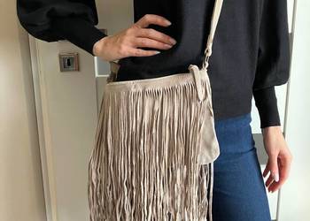 Zamszowa beżowa torebka na ramię frędzle Zara skóra boho