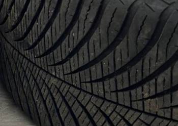 Opony zimowe 235/50 R 15