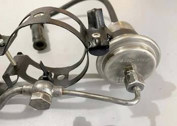 Mercedes-Benz W123 R107 W126 Akumulator ciśnienia paliwa uchwyt 0004760921