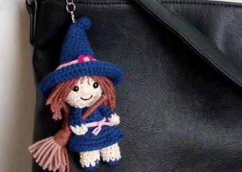 Wiedźma wykonana na szydełku, brelok, zawieszka