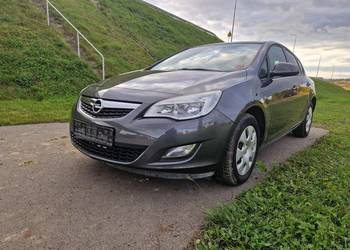 Opel Astra J