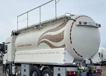 Mercedes silos cysterna do sypkich system zasysający odkurzacz