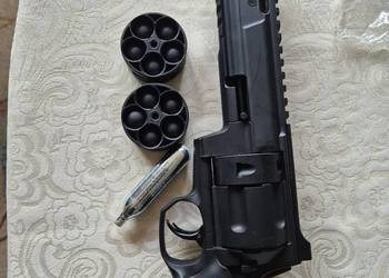 Rewolwer Hdr T4E cal 68 kule gumowe