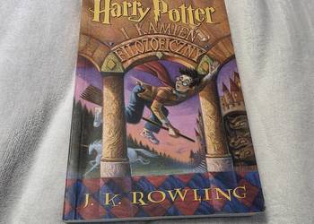 Książka „Harry Potter i Kamień Filozoficzny” – J.K. Rowling | Media Rodzina