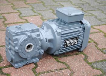 Motoreduktor kątowy 1.1kw. 83obr./min. SEW. typ: SA47DRN90S4