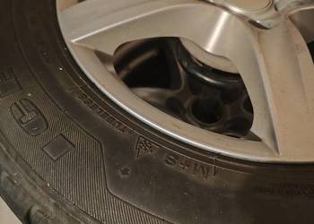 Komplet kół aluminiowych do Fiata Freemont - proste, bez uszkodzeń