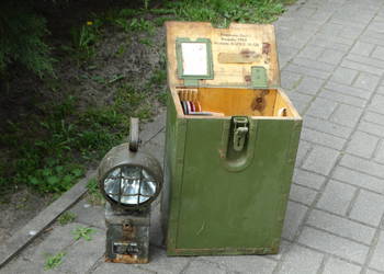 UNIKAT Lampa Wojskowa Eisemann KEB 130/1 (1962) – Pełna Dokumentacja i Zest