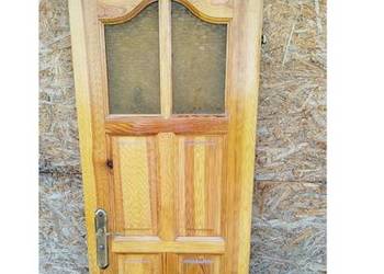 Drzwi wewnętrzne drewniane SOSNA skrzydło  64x204 60x200 + klamki , zamek