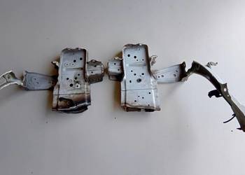 PODŁUŻNICA PRAWA LEWA WSPORNIK INFINITI G35 G37