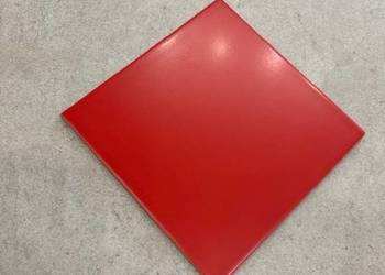 płytka ścienna 20x20 czerwona matowa krwista