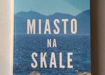 MIASTO NA SKALE – Aleksandra Ewa Furtak