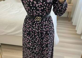 Długa sukienka w wiosenny kwiatowy print