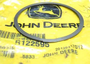 R122595 Pierścień ustalający John Deere