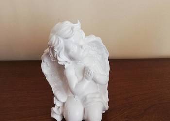 Aniołek gipsowy biały 11cm "modlący się"
