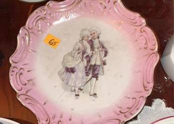 Patera ze scenką dworską. Reliefy.