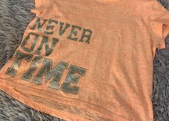 T-shirt / bluzka / koszulka z krótkim rękawem -Never on time