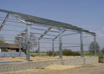 Konstrukcja hali 12 m x 20 m x 4 m