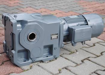 Motoreduktor kątowy 1.1kw. 7,9obr./min. z hamulcem. Firmy NORD