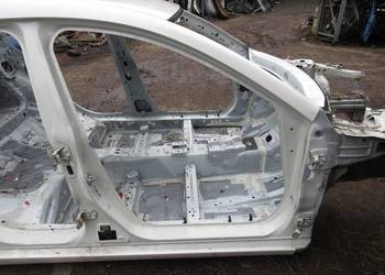 PRÓG SŁUPEK PRAWY BOK 25D MAZDA 3 BM SEDAN 13-