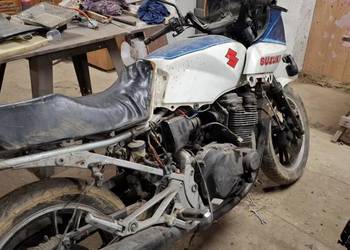 Suzuki GSX 550 1985 i pozostałości po CBR 1000 i gsx 750