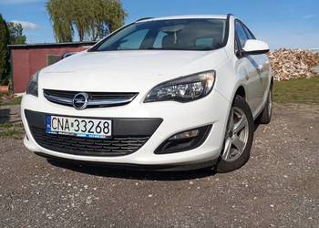 Sprzedam opla astrę J model Polift 2012 rok