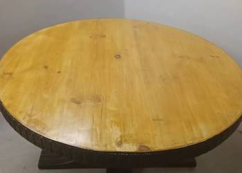 Okrągły stół drewniany po renowacji