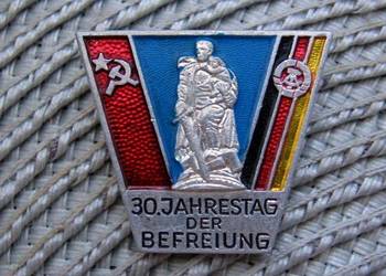 Przypinka DDR - 30 rocznica Wyzwolenia