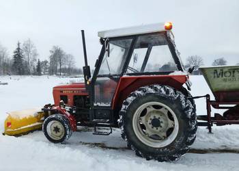 Ciągnik Zetor 6011 z pługiem i solarką