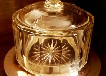 Komplet- naczynie z kloszem do przystawek , masła Komplet- naczynie z kloszem do przystawek , masła