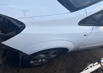 Błotnik lewy Opel zafira B