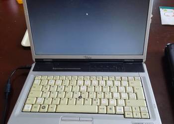 laptop uszkodzon na części
