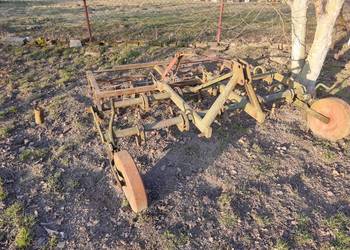 Sprzedam kultywator uprawowy z wałkiem