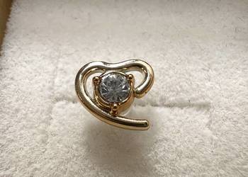 Kolczyk złoty z diamentem - serce