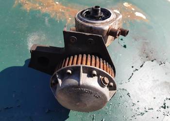 Lublin 2.4 TD Dostawka pompy wtryskowej kolo pasowe napęd pompy wspornik