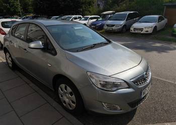 Opel Astra J 2011 niezawodne, ekonomiczne z autentycznym przebiegiem