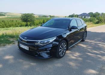 Kia Optima kombi 2.0 phef 205 km