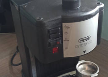 Ekspres do kawy DeLonghi Caffe Treviso kolbowy