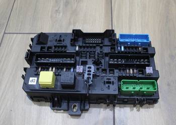 SKRZYNKA BEZPIECZNIKÓW OPEL ASTRA H 1.7 CDTI 13181278