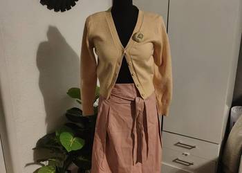 Spódnica skóropodobna i do tego sweterek rozpinany