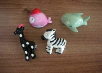 Śliczne Broszki Przypinki rekin żyrafa zebra 4 szt Broszka