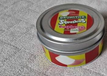 Świeczka świeca zapachowa w puszce Drumstick Squashies  malina