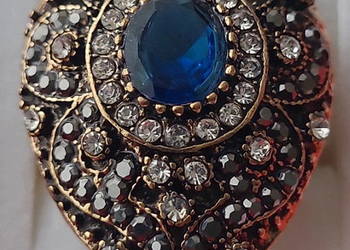 Pierścień w kolorze złota antycznego, duży rozmiar